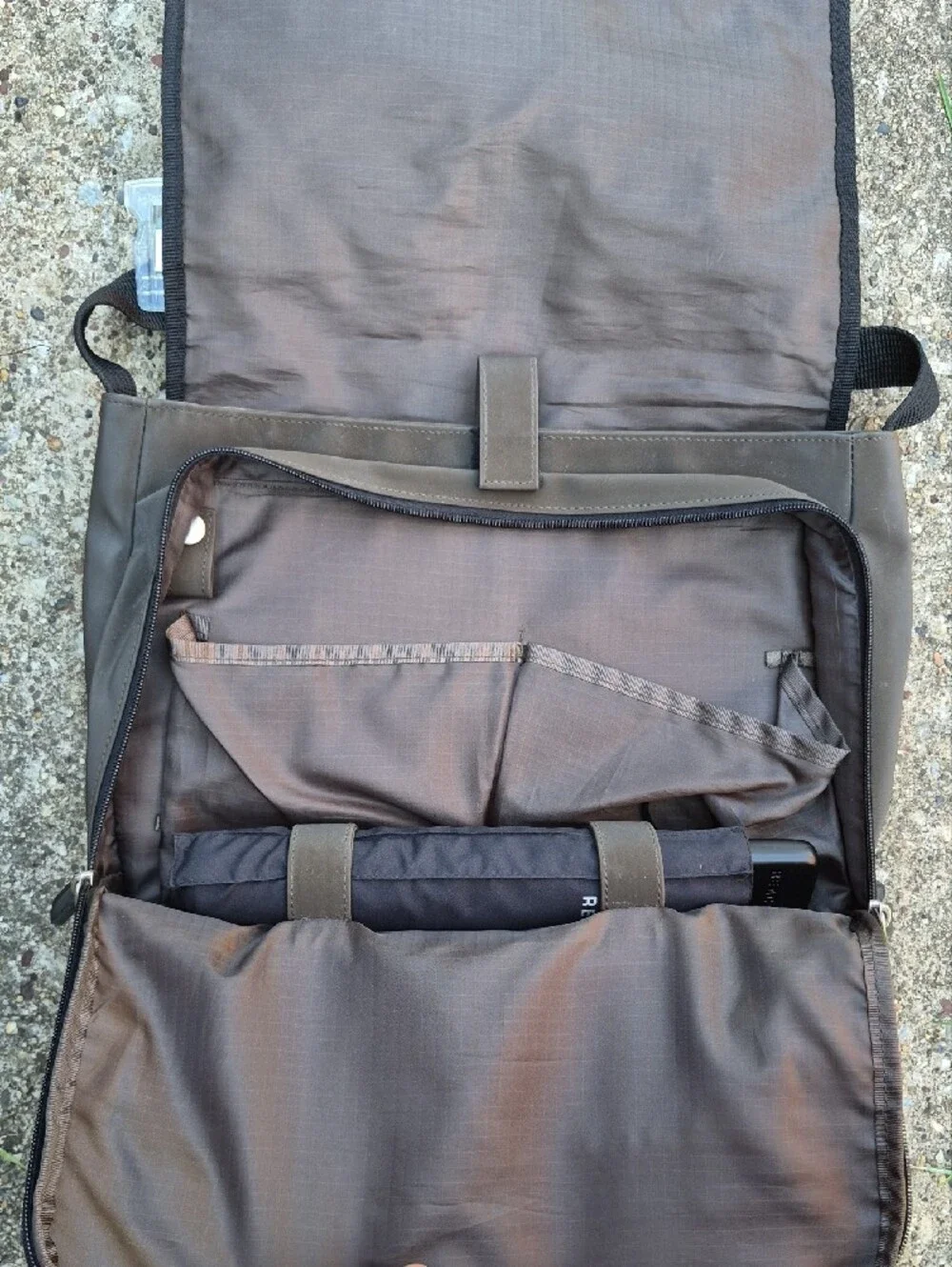 Brown Messenger Bag Nylon Shoulder Bag Reaction Kenneth Cole W Umbrella & Wallet